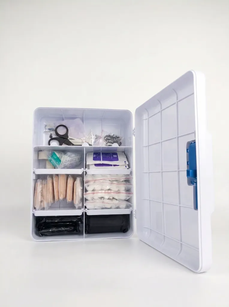 First_aid_kit_open_2K_202609071156.webp
