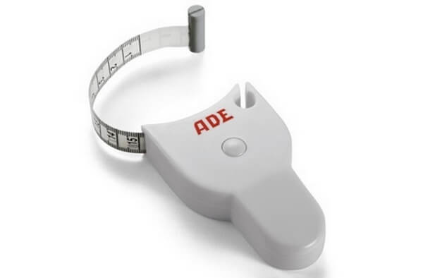 [103205] מד היקף ראש לתינוק ADE MZ10021. תצוגה כפולה. היקף ואורך. גלגול אוטומטי. ס.מדיק יבוא