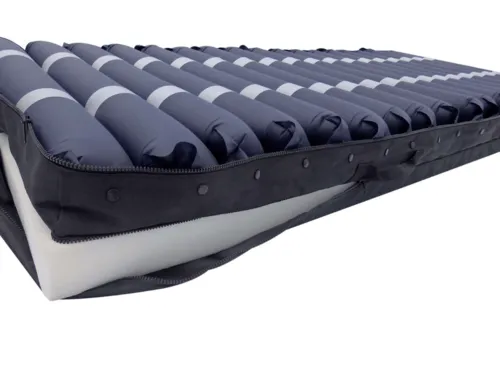 מזרן אוויר דינמי Dynamic Air. מניעת פצעי לחץ עד דרגה 4. כולל משאבה Xiamen Senyang. ויסות לחצים אוטומטי. התאמה למשקל המטופל. שקט במיוחד. אספקה מיידית עם הדרכה. ס.מדיק יבוא