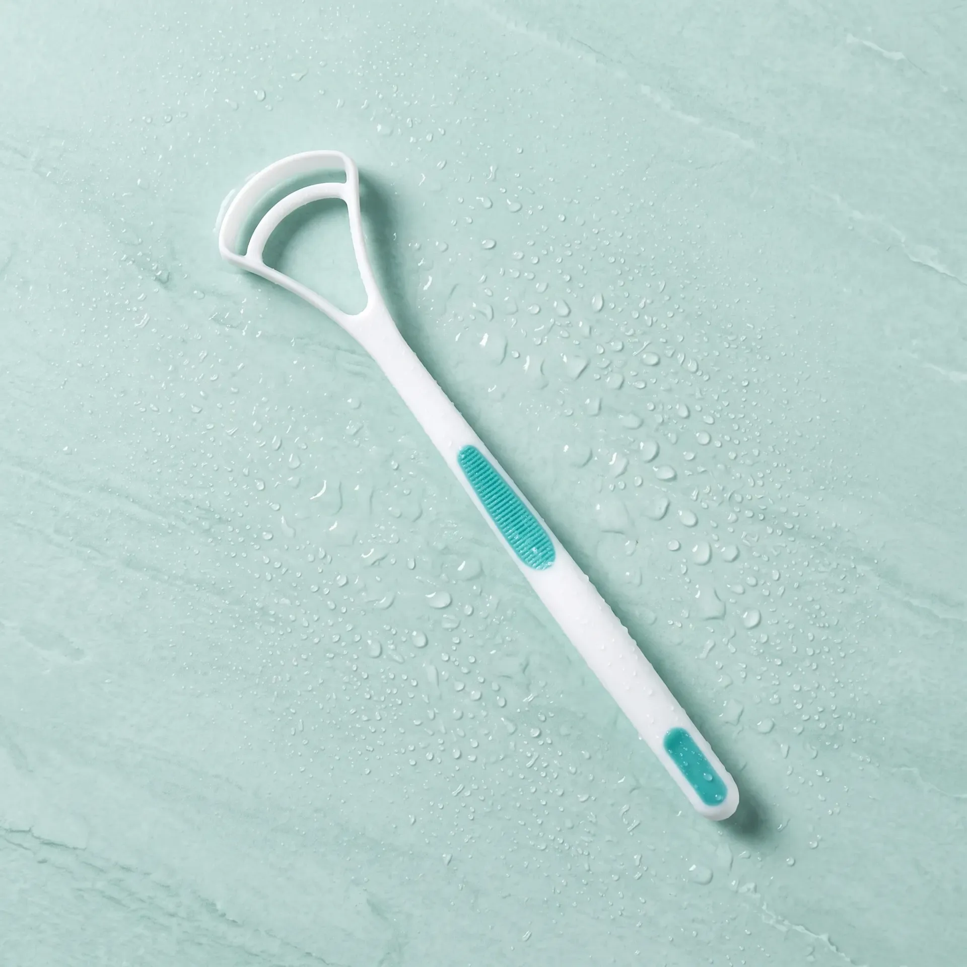 [380415] מנקה לשון / מגרד לשון Life Time. Tongue Cleaner. ידית עם אחיזת גומי מונעת החלקה. לנשימה רעננה. ס.מדיק יבוא